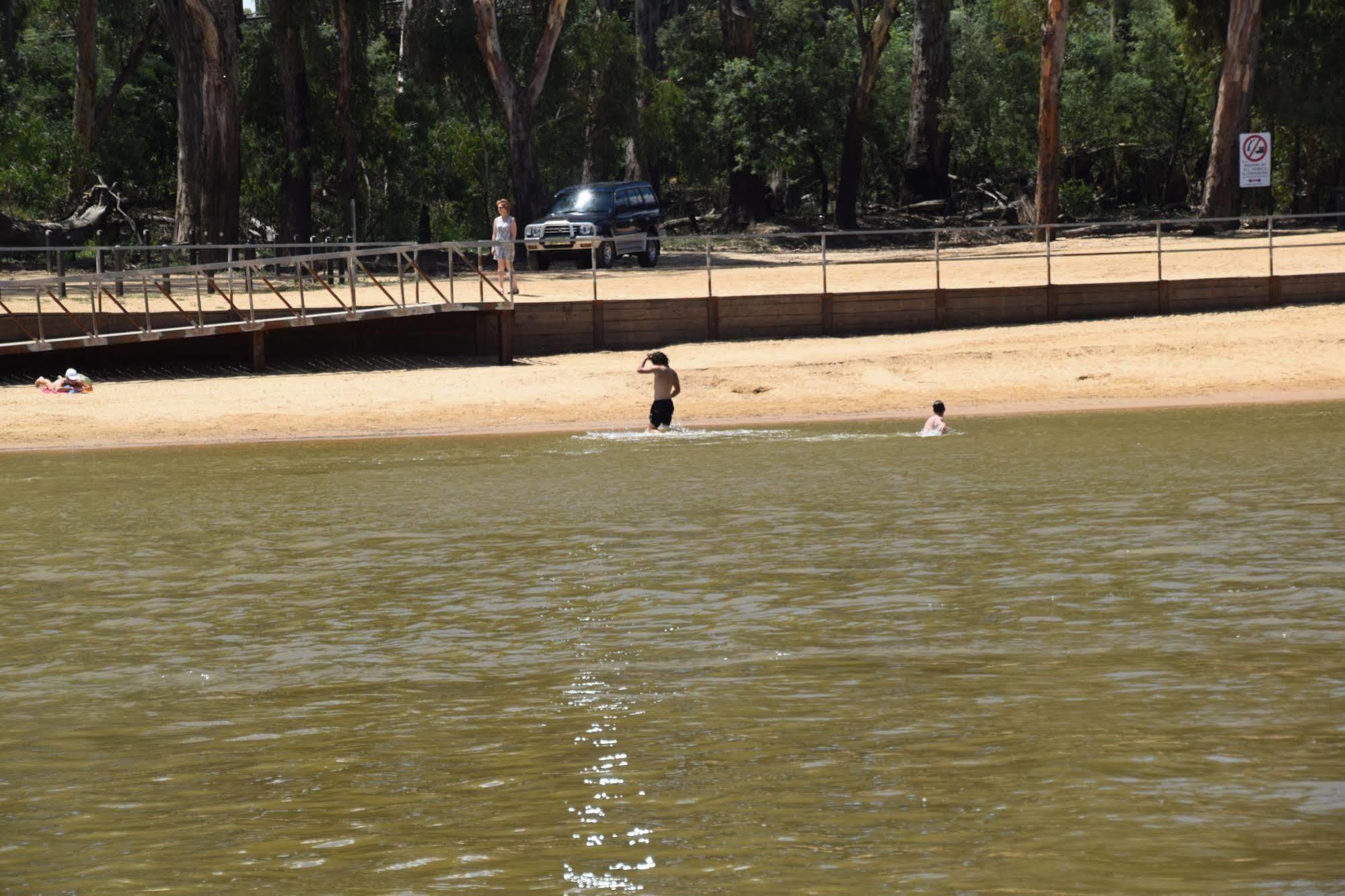 Big River Motel Echuca Moama Exterior photo
